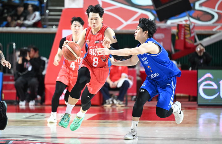 [오늘의 뉴스종합] 프로농구 SK와 KCC의 연승, 여자농구 KB국민은행의 대승, 핸드볼 두산의 승리