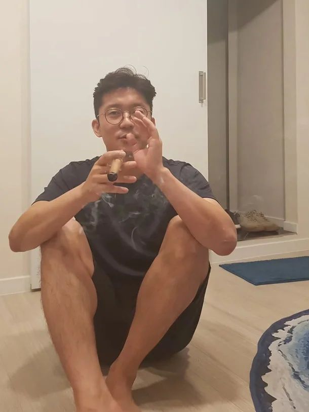 이 와중에 시가? 김대호, SNS에 포착된 뜻밖의 근황