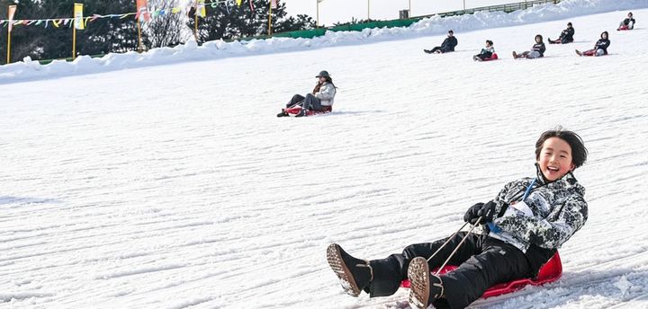 모두가 짜릿한 겨울…서울랜드 눈썰매장 오픈