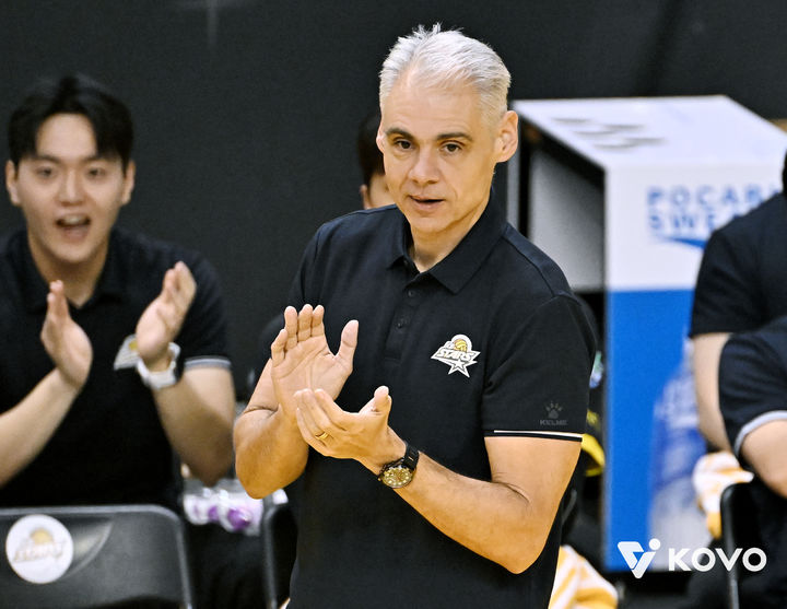 KB손해보험 카르발류 감독 사퇴, 하현용 감독대행 체제로 전환