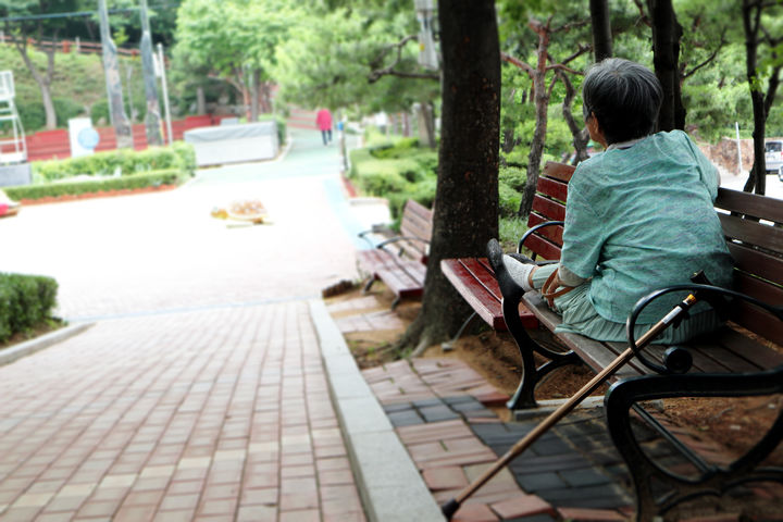 "나이 탓 아닙니다"…노년기 우울증, 진단 늦으면 위험