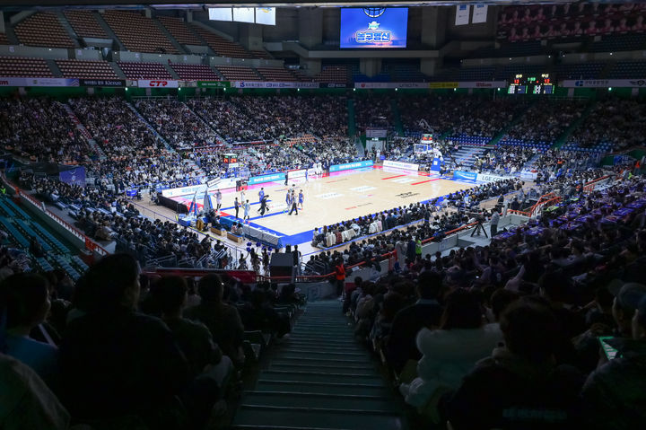 프로농구 '농구영신' 성황리 개최, DB의 연승과 K리그 제주 감독진 구성 발표