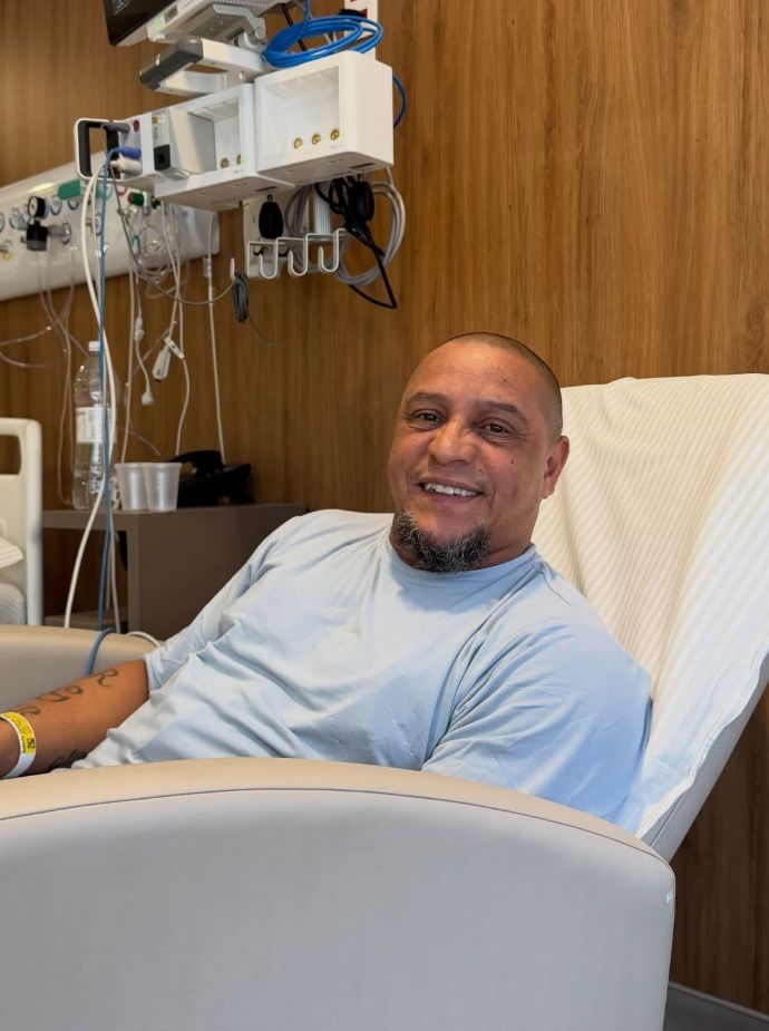 브라질 축구 전설 카를루스 심장 수술, 한국 야구 세계랭킹 4위 유지