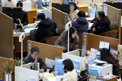 AX 속도 내는 시중은행…영업점·임직원 감축도 '드라이브'