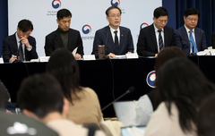 정부 "수출 호조세 긍정적…정책과제 실행으로 2% 성장 달성"[일문일답]