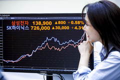 메모리 슈퍼사이클 점화…삼성·SK, 영업익 300조 전망도