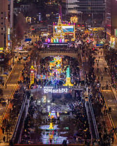 “277만 명 찾았다” 서울빛초롱축제, 18일까지 연장