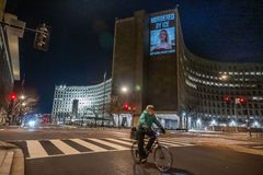 미 이민단속원의 민간인들 총살로 ICE반대 시위 전국 확산