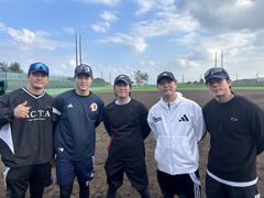 두산 박찬호, 후배들과 일본 오키나와서 미니 캠프