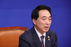 與 "김병기, 애당의 길 고민해보길 요청…신속 조치 요구 강해져"