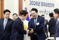 이 대통령, 이달 50여개 국책연구원 생중계 업무보고…'멘토' 이한주 참석