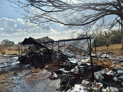 충남 당진 송산 농기계 보관창고서 불…34분 만에 진화