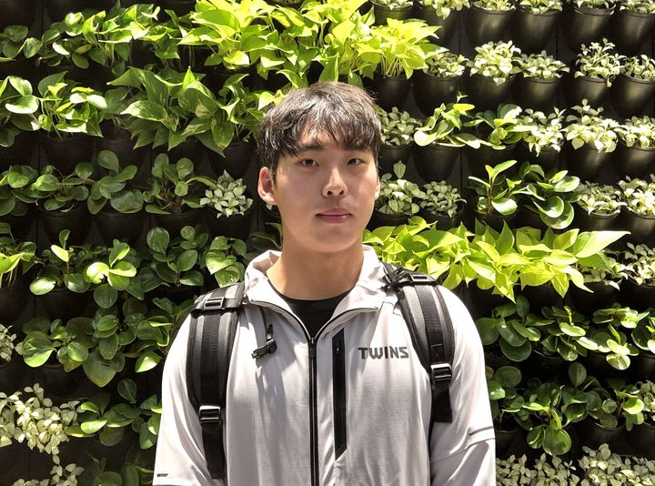 LG 트윈스와 삼성 라이온즈, 스프링캠프와 선수 영입으로 새 시즌 준비