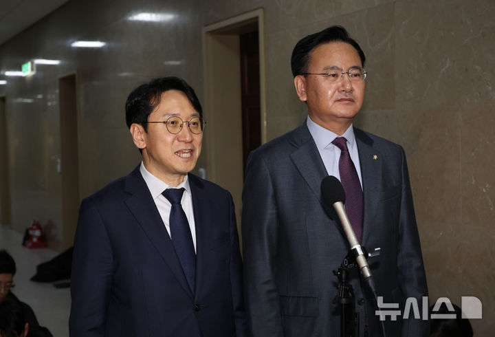 여야 원내수석 상견례…15일 본회의 앞두고 '2차 종합특검' 등 협의 계속