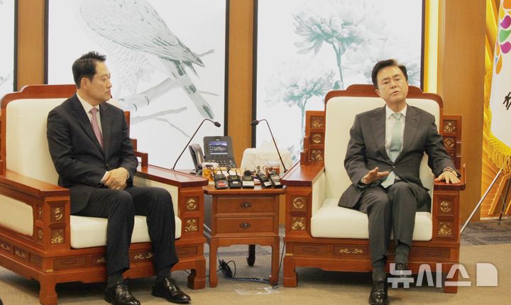 장동혁, 김태흠·이장우 만나 '대전·충남 통합' 논의…"무늬만 통합 의미 없어"(종합)