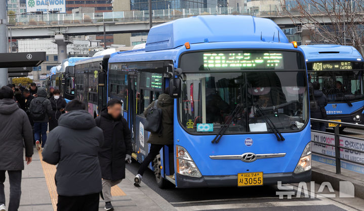 "버스에 안전그물 설치" 제안에…서울시 "현행법 저촉"