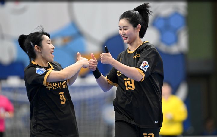 부산시설공단 여자 핸드볼 선두 등극, 안세영 인도오픈 결승 진출