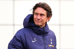 감독은 잘리고, 주장은 징계받고…손흥민 떠난 토트넘 '풍비박산'