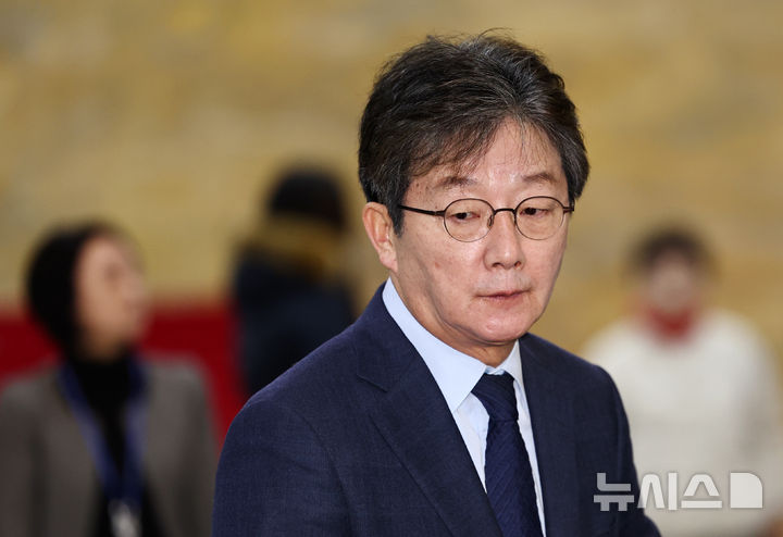 유승민 “국힘 집안싸움 안타깝고 정상 아냐”…경기지사 불출마 시사  