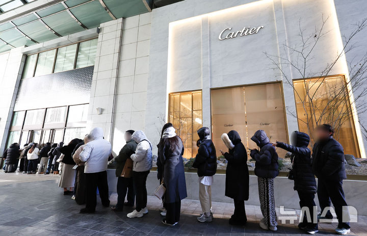 까르띠에·샤넬에 티파니까지…金값 고공행진 속 명품 주얼리 연초부터 '인상 행렬'