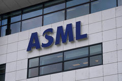 ASML,"수요 급증으로 30% 생산능력 확장안 상향 방침"