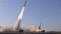 북, 600㎜ 방사포 타격훈련…김정은 "420㎞ 내 적들에 불안줄 것"(종합)