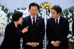 유시민 "정 대표, 미안했다" 정청래 "제가 두 배로 사과"…20여년 만에 화해