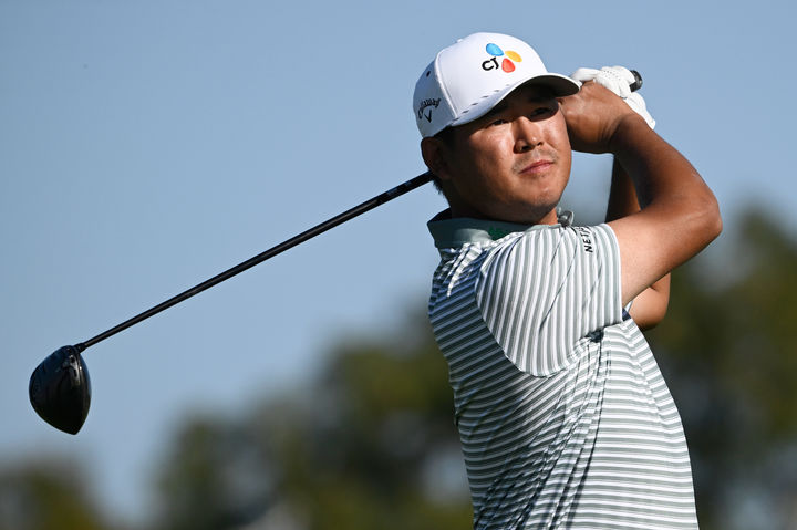 김시우, PGA 투어에서 상승세 이어가며 3위 기록 원윤종, IOC 선수위원 선거 유세 시작 이정후, 우익수로 포지션 변경