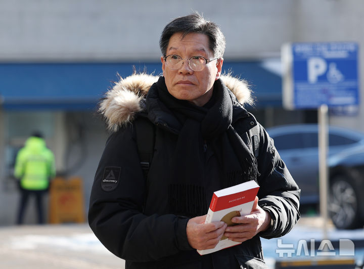 구속 갈림길 선 위안부 모욕 단체 대표 침묵