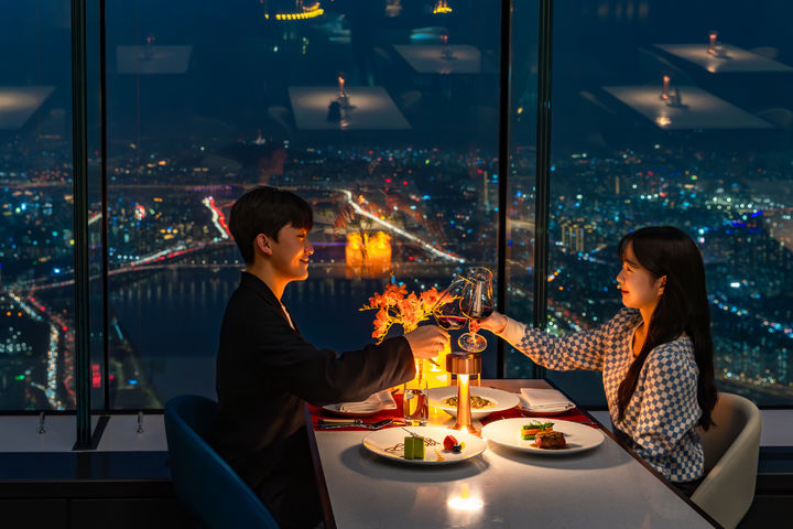 ‘최고’의 밸런타인데이 데이트…서울스카이 ‘123라운지’