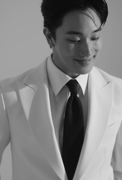 '한산' 이서준, 7년 연인과 결혼…