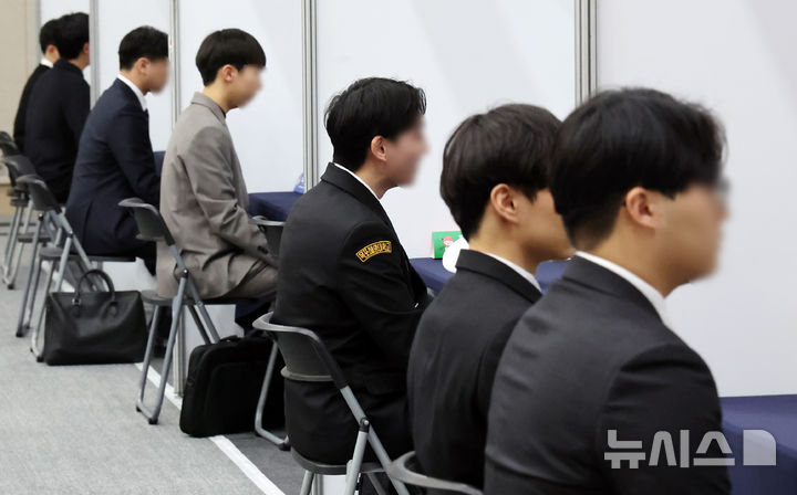 '이대남·삼대남' 더 추운 고용한파…실업·고용·경활률 동반 악화