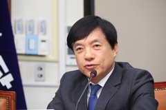 與친청계 "金, 왜 계엄해제 표결 불참"…친명계 "근거 없는 의혹 증폭시켜"