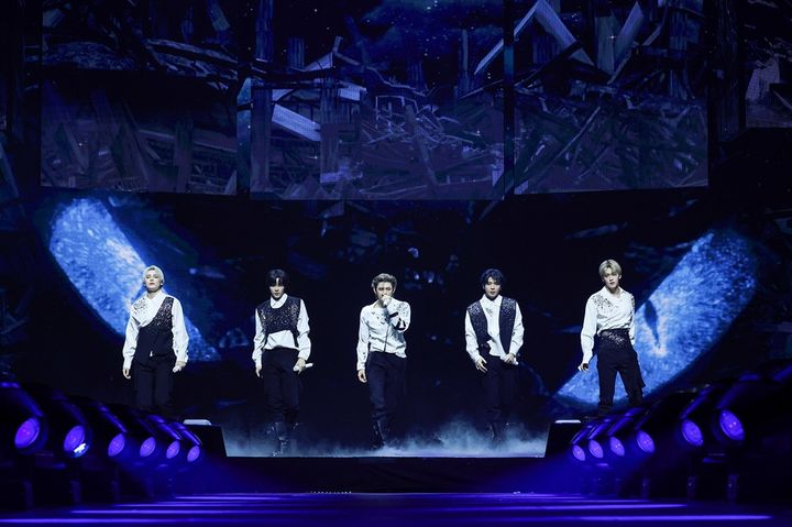 투모로우바이투게더, 네 번째 월드투어 성료…17개 도시·29회 공연 56만 관객