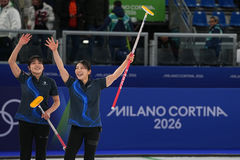 여자컬링, 중국에 1점차 역전승…라운드로빈 4승 2패 [뉴시스Pic]