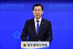 AI 딥페이크물에 비방글까지…신정훈 행안위원장, 2명 고소