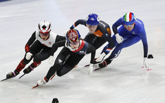 새 역사 노리는 쇼트트랙 최민정, 조 2위로 1500m 준결승 안착[2026 동계올림픽]