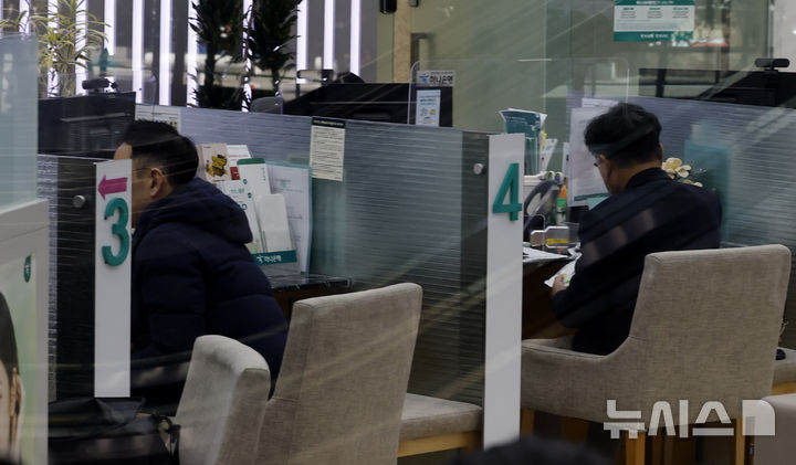 주담대 7%대 근접…하반기엔 기준금리 인상도