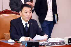 與김용민 "법왜곡죄 수정안, 졸속으로 당론 강행…지도부 책임져야"