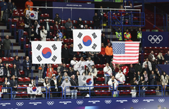 금·은 합작 순간엔 '진짜' 태극기 게양…IOC, 태극기 오류 인정 사과 [뉴시스Pic]