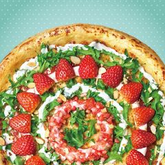 "음료·디저트에 피자 토핑까지"…딸기의 다채로운 무한 변신 