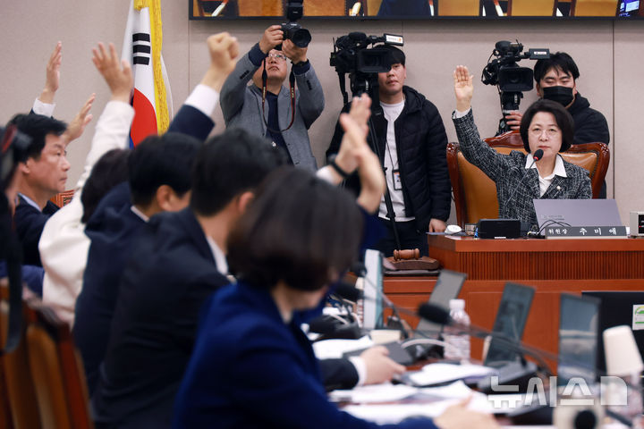 국회 법사위, 행정통합특별법 심사 보류…24일 오전 재심사