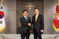 KB국민은행, '군 장기간부 도약적금' 출시…국방부와 협약