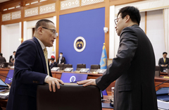 靑, 한미 안보 협상 지연 우려에 "양국은 성과 도출 최선 다해야 한다는 데 이견 없어"