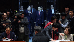 국힘, 당권파·비당권파 해법 없는 평행선…"절연보단 전환" "'절윤' 안하면 참패"