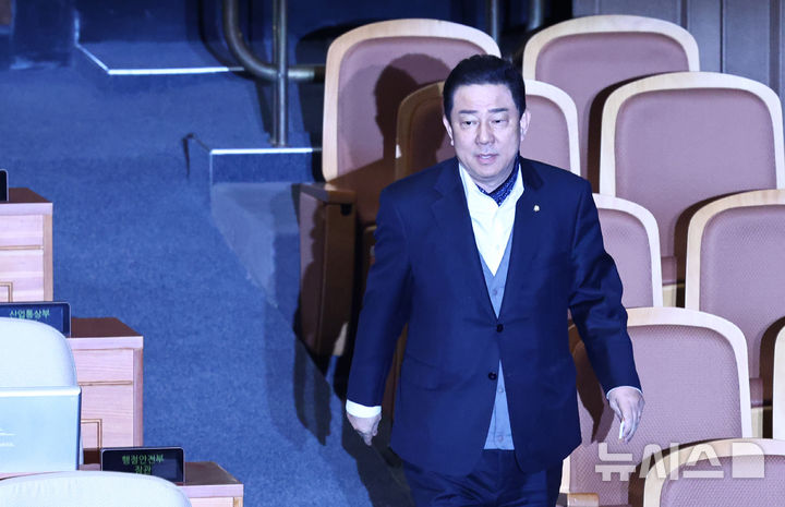 경찰, '김병기 차남 취업 청탁' 빗썸 압색…9시간만 종료(종합)