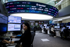 '코스피 6000'에 달러 약세까지…환율 1420원대로 하락