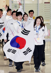 "끈기·도전 정신, 국민의 자부심"…'금 3개' 태극전사 귀국(종합)[2026 동계올림픽]