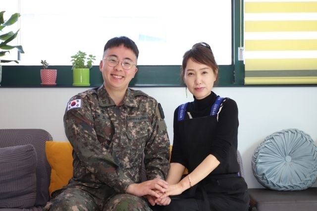 미용실서 흉기 휘두른 절도범, 몸싸움 끝 제압한 육군 간부