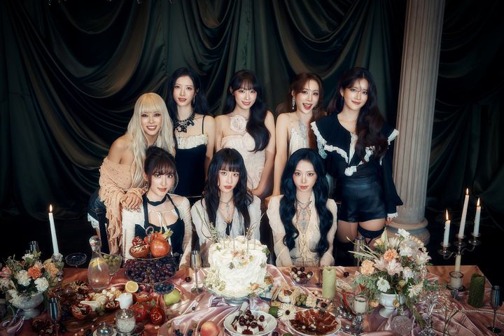 10주년 우주소녀 "저희의 가장 찬란한 시간, 함께해줘서 감사해요"